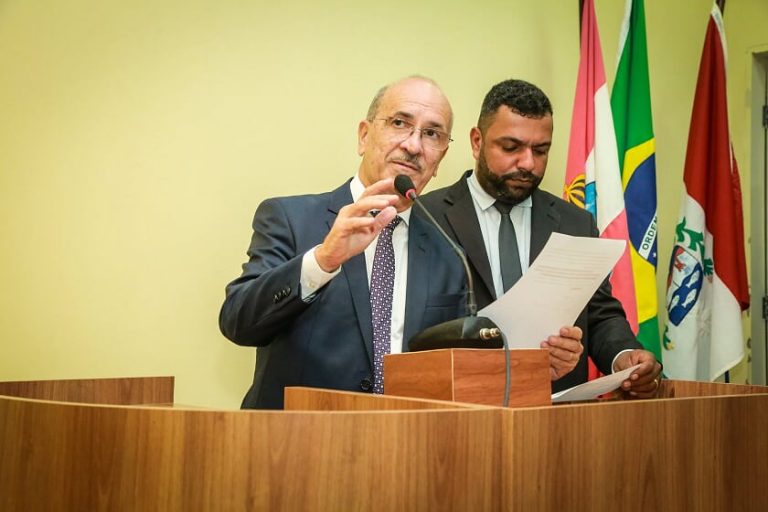 Prefeito Ronaldo Lopes reafirma compromisso com a população carente de Penedo em sua posse 