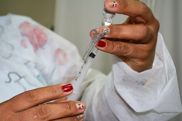 Secretaria Municipal de Saúde amplia vacinação para 55 anos em Penedo