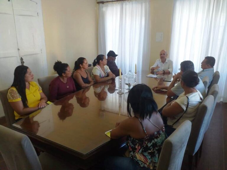 Barraqueiros da Prainha do Velho Chico recebem apoio da Prefeitura de Penedo