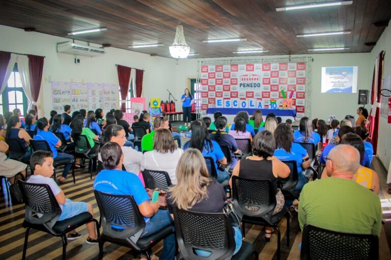 Secretaria de Educação de Penedo apresenta projetos exitosos no Seminário Escola 10